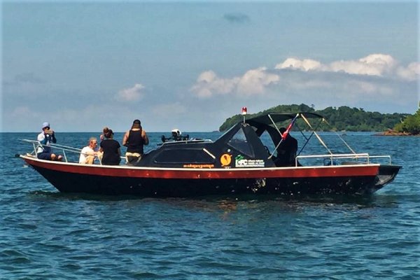 Our speed boat is specialized in fast response and emergency situations
